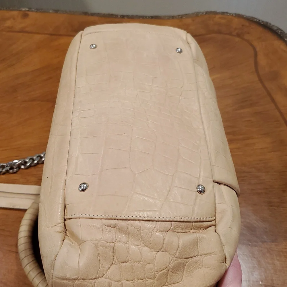 Be & D croc embossed